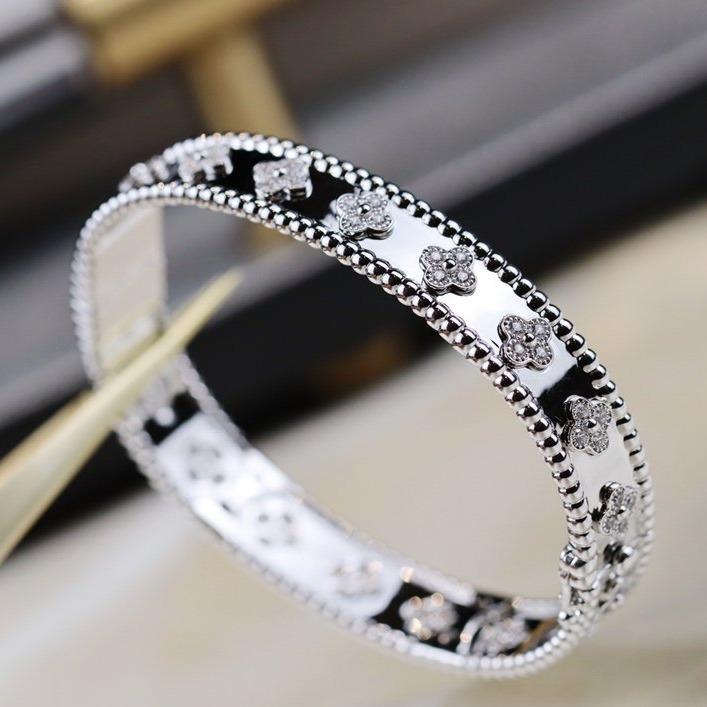 [vivabelle]CLOVER ARMBAND 8MM DIAMANTEN