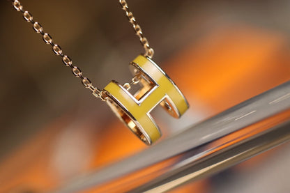 [vivabelle]POP H PEDANT PINK GOLD