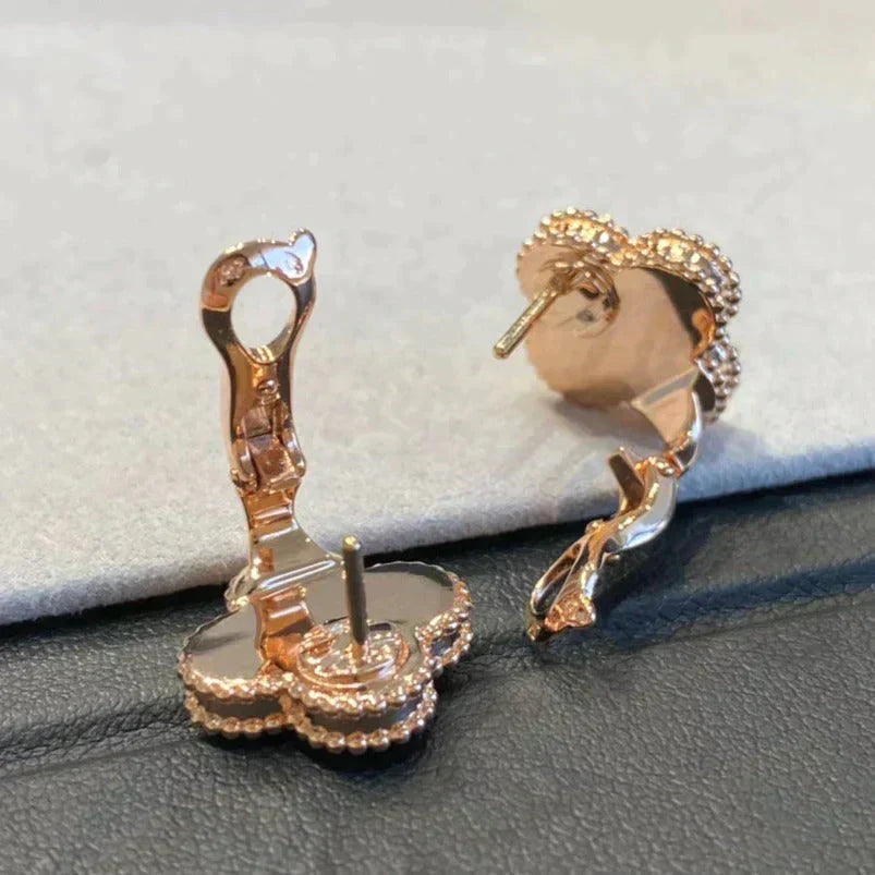 [vivabelle]CLOVER MEDIUM 1 MOTIFS GRAY MOP  DIAMOND EARRINGS