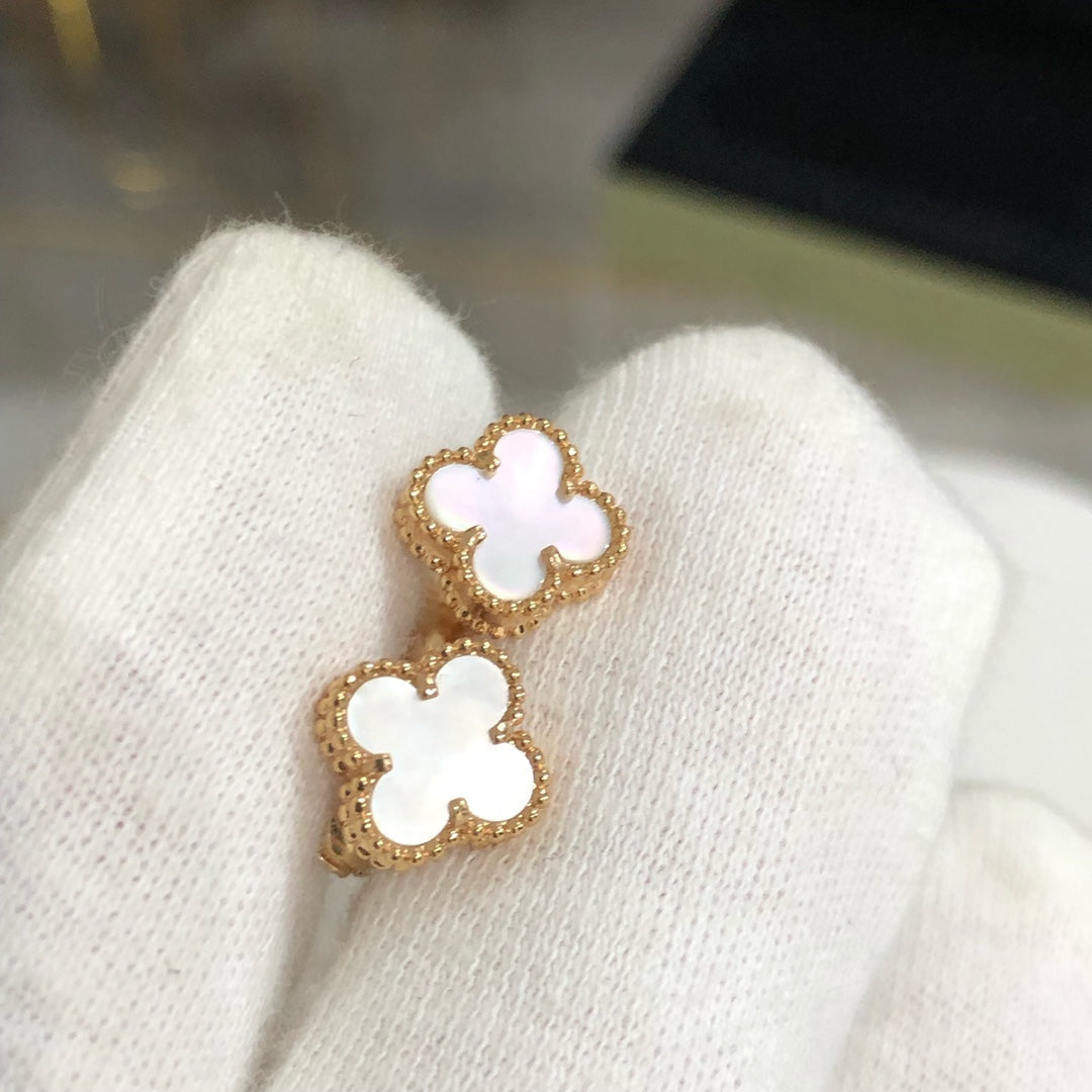 [vivabelle]CLOVER MINI GOLD EARRINGS