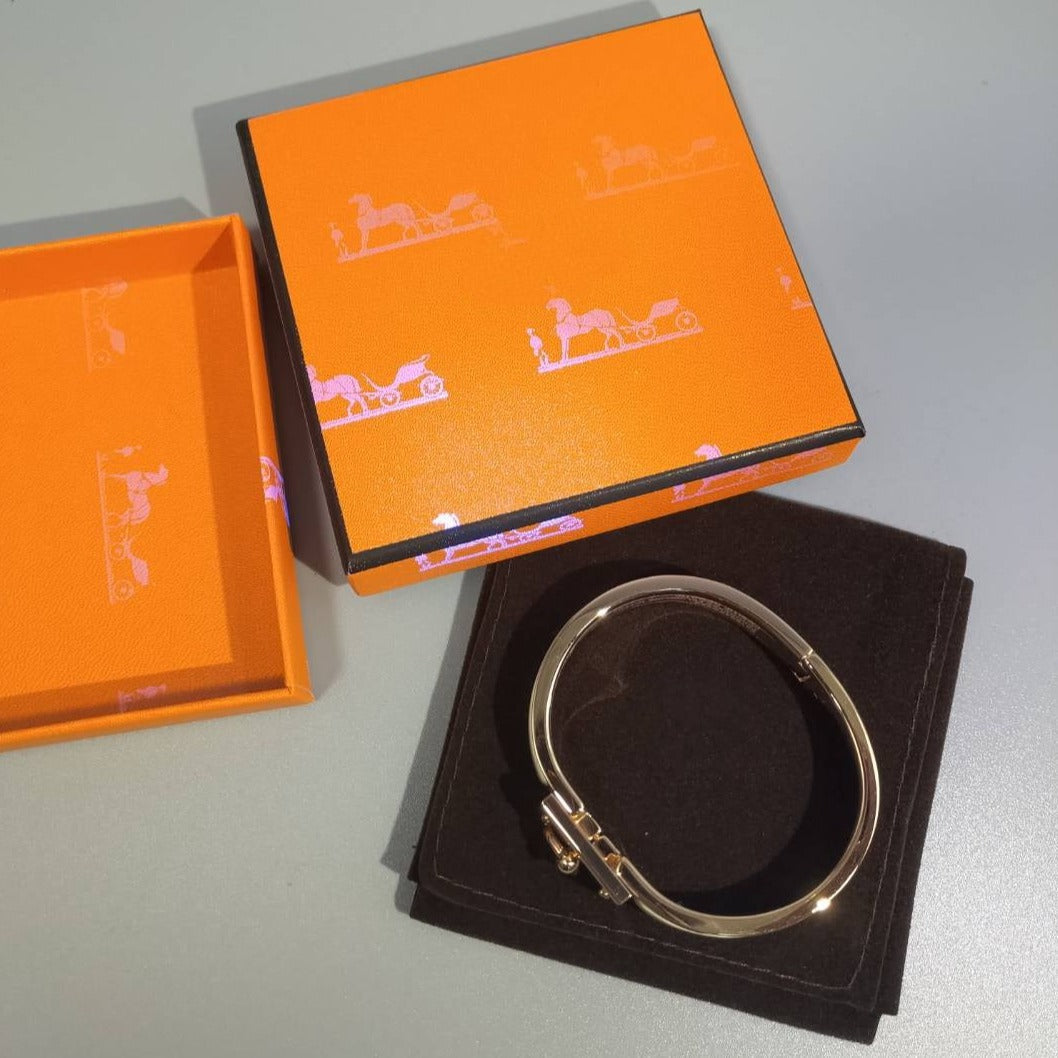 [vivabelle]H GREY BRACELET