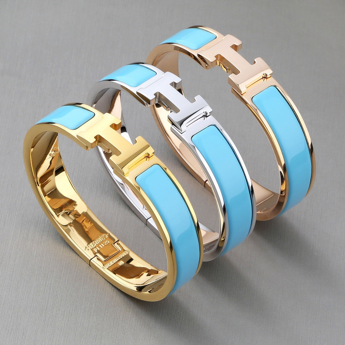 [vivabelle]H CLOUD BLUE BRACELET