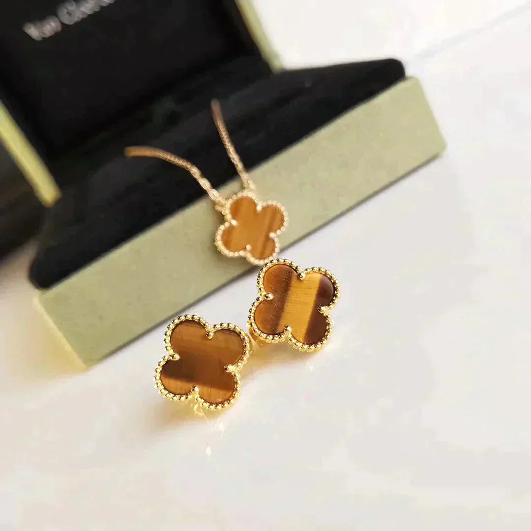[vivabelle]CLOVER MEDIUM 1 MOTIFS TIGER EYE EARRINGS