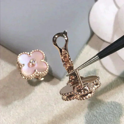 [vivabelle]CLOVER MEDIUM 1 MOTIFS  PINK MOP DIAMOND EARRINGS