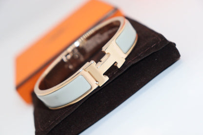 [vivabelle]H LIGHT BLUE BRACELET