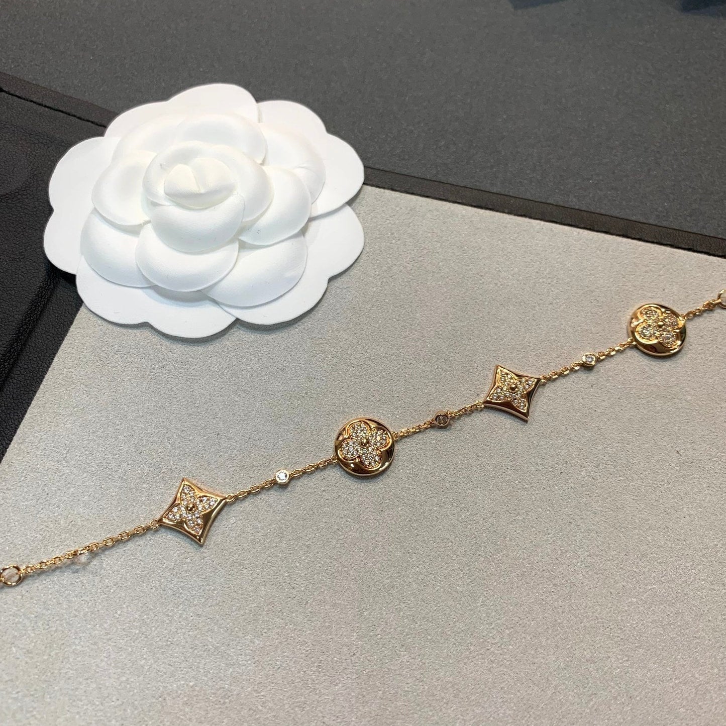 [vivabelle]STAR AND SUN 4 MOTIFS GOLD DIAMONDS BRACELET