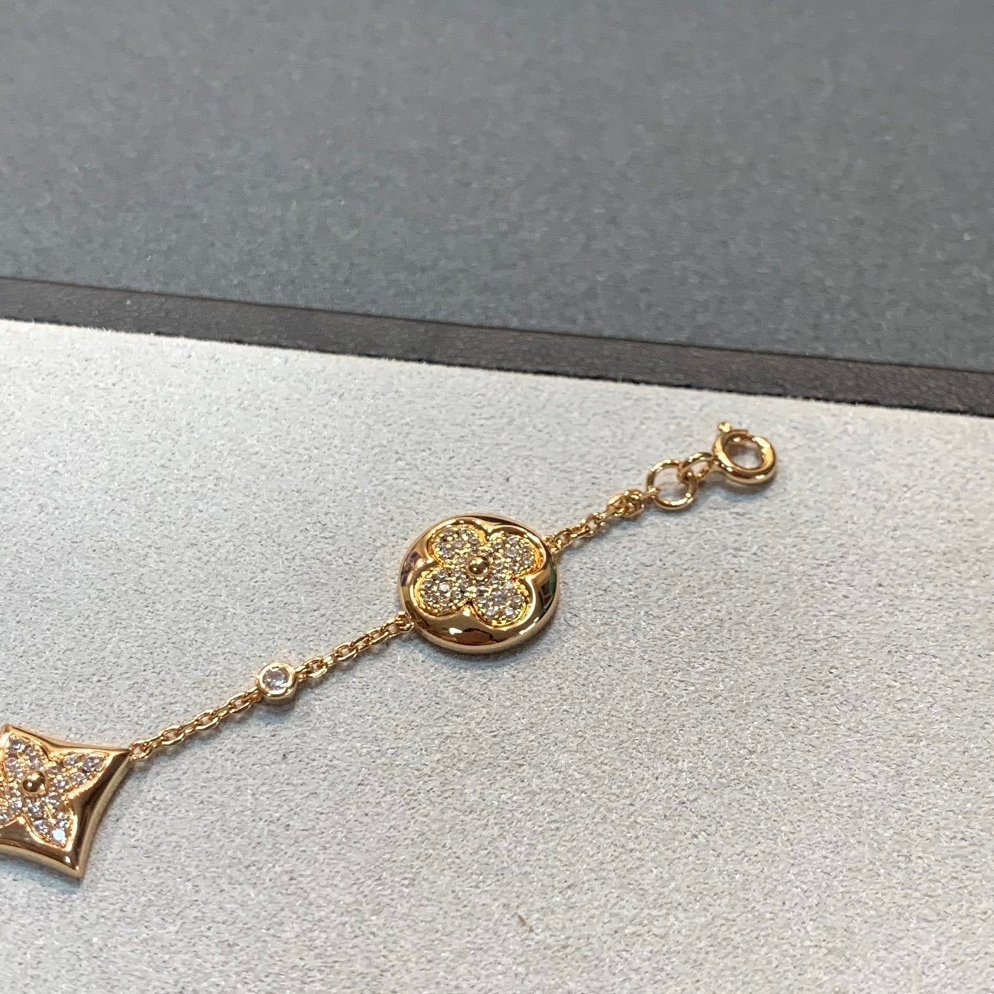 [vivabelle]STAR AND SUN 4 MOTIFS GOLD DIAMONDS BRACELET