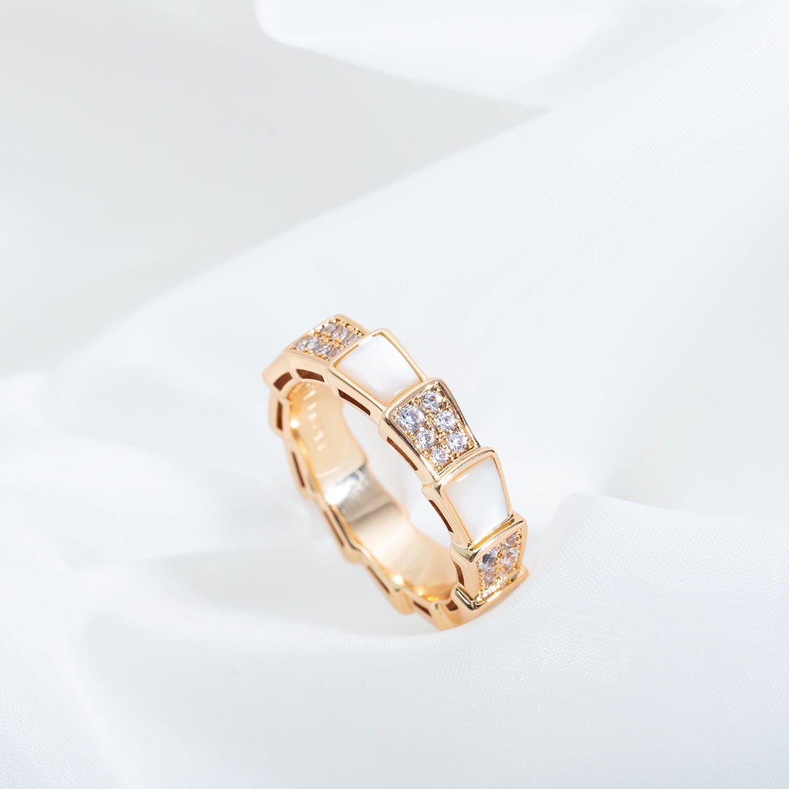 [vivabelle]SERPENTI RING ROTGOLD MIT DIAMANTEN 4MM