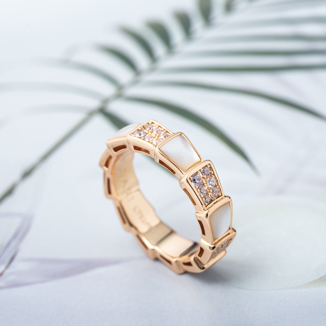 [vivabelle]SERPENTI RING ROTGOLD MIT DIAMANTEN 4MM