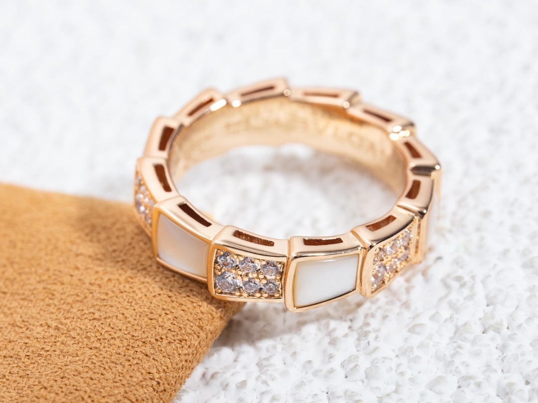 [vivabelle]SERPENTI RING ROTGOLD MIT DIAMANTEN 4MM