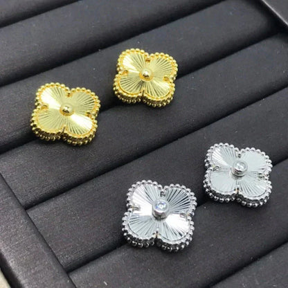 [vivabelle]CLOVER MINI 9.5MM LASER EARRINGS