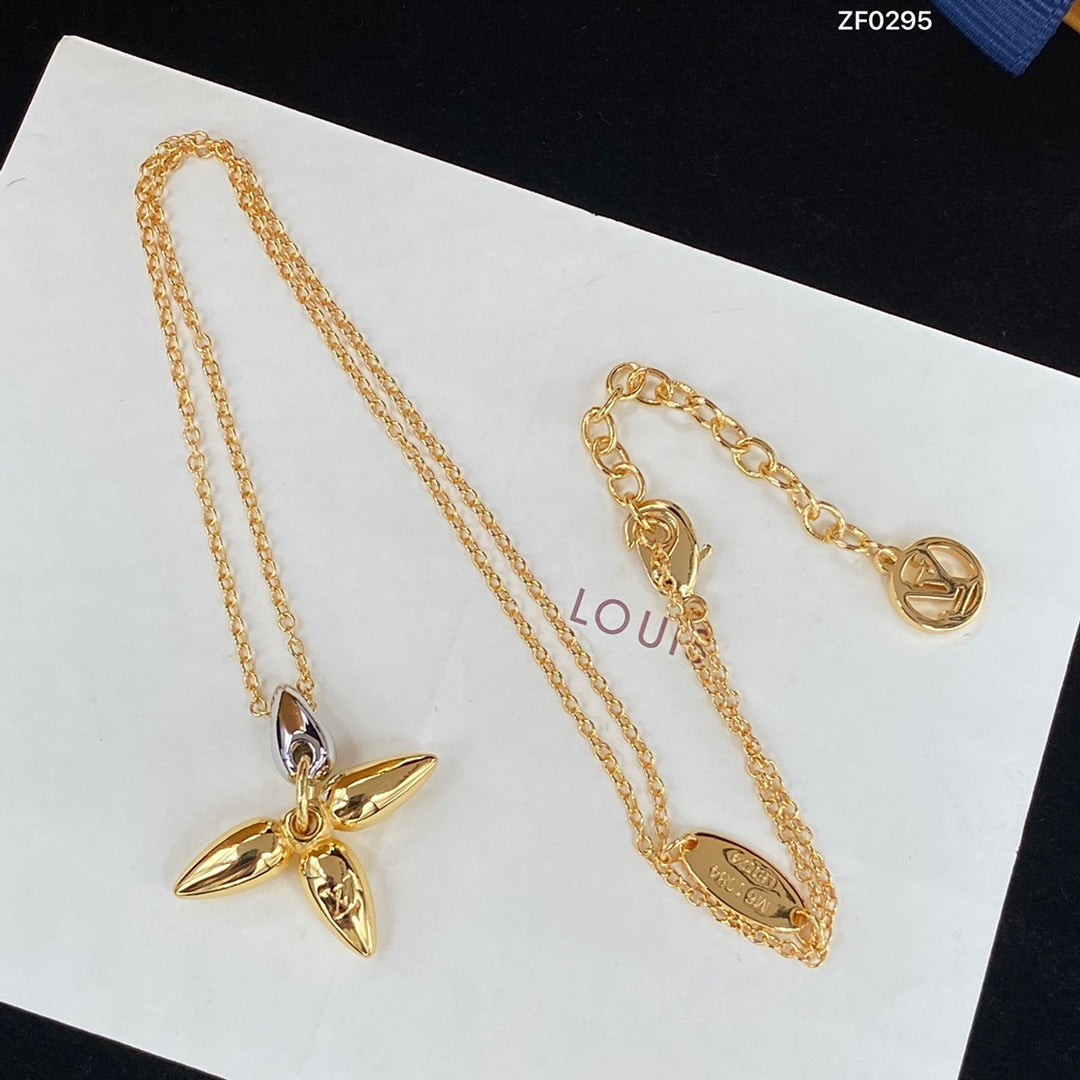 [vivabelle]LOUISETTE PEDANT GOLD NECKLACE