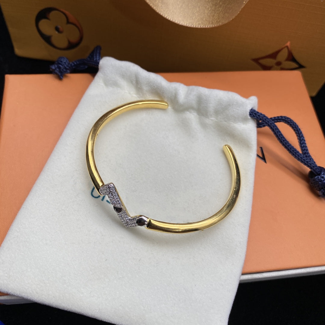 [vivabelle]VOLTE UPSITE DOWN DIAMOND GOLD OPEN BRACELET