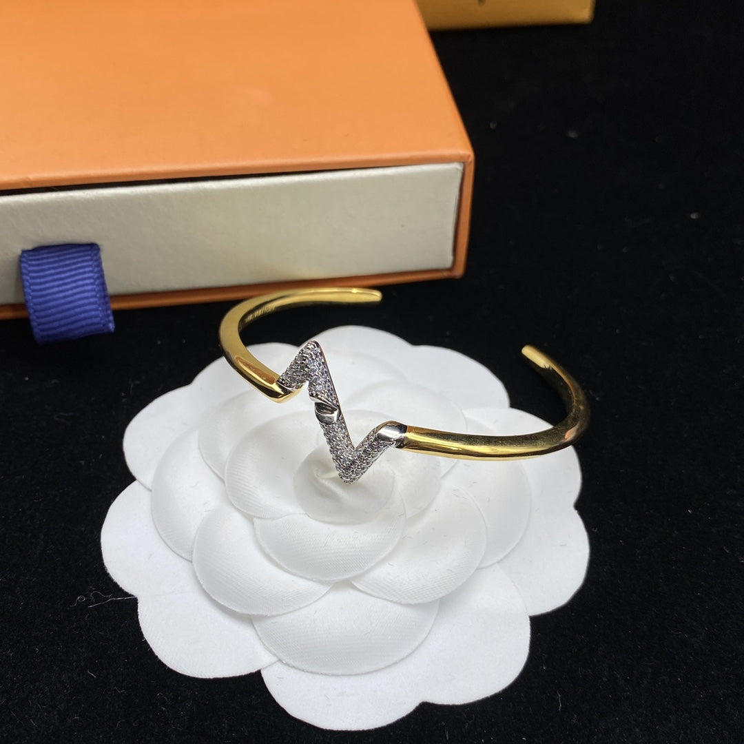 [vivabelle]VOLTE UPSITE DOWN DIAMOND GOLD OPEN BRACELET