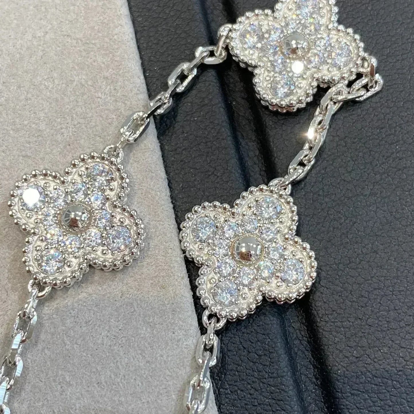 [vivabelle]CLOVER 5 MOTIFS DIAMANT ARMBAND SILBER