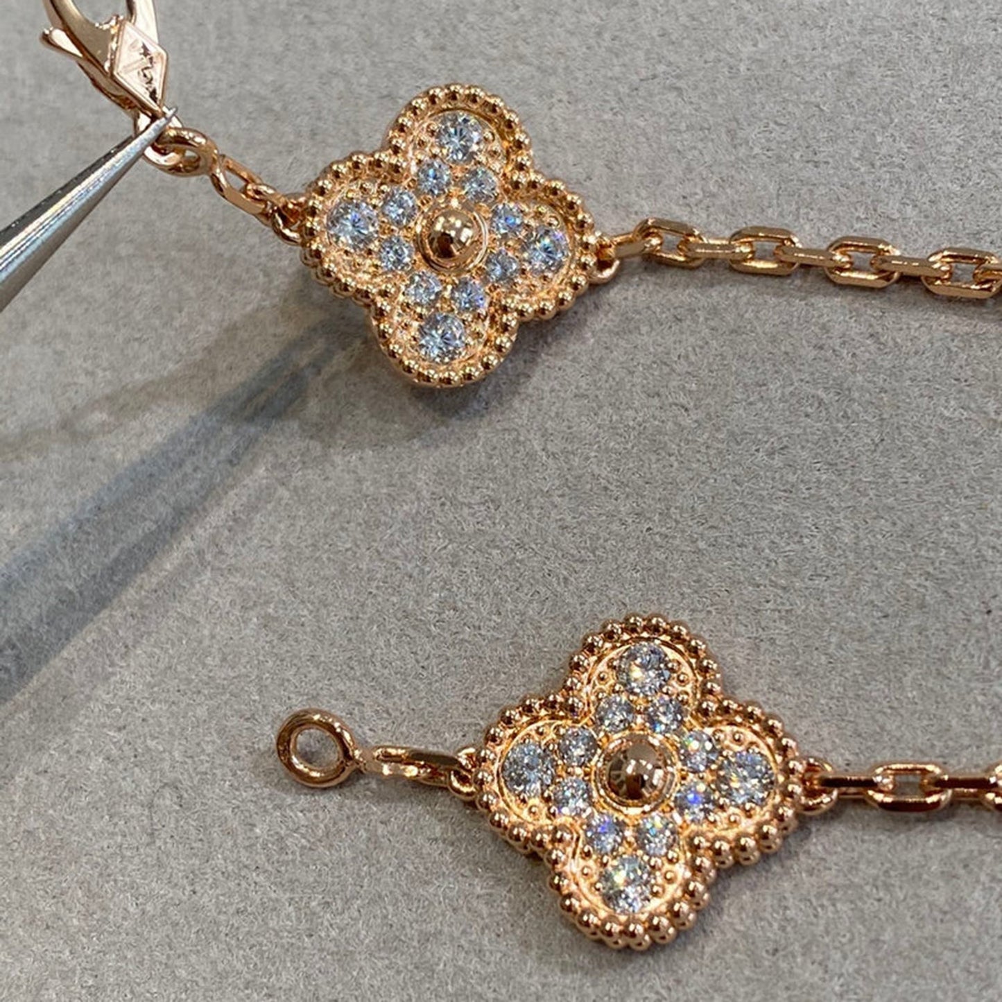 [vivabelle]CLOVER 5 MOTIFS  FULL DIAMOND BRACELET