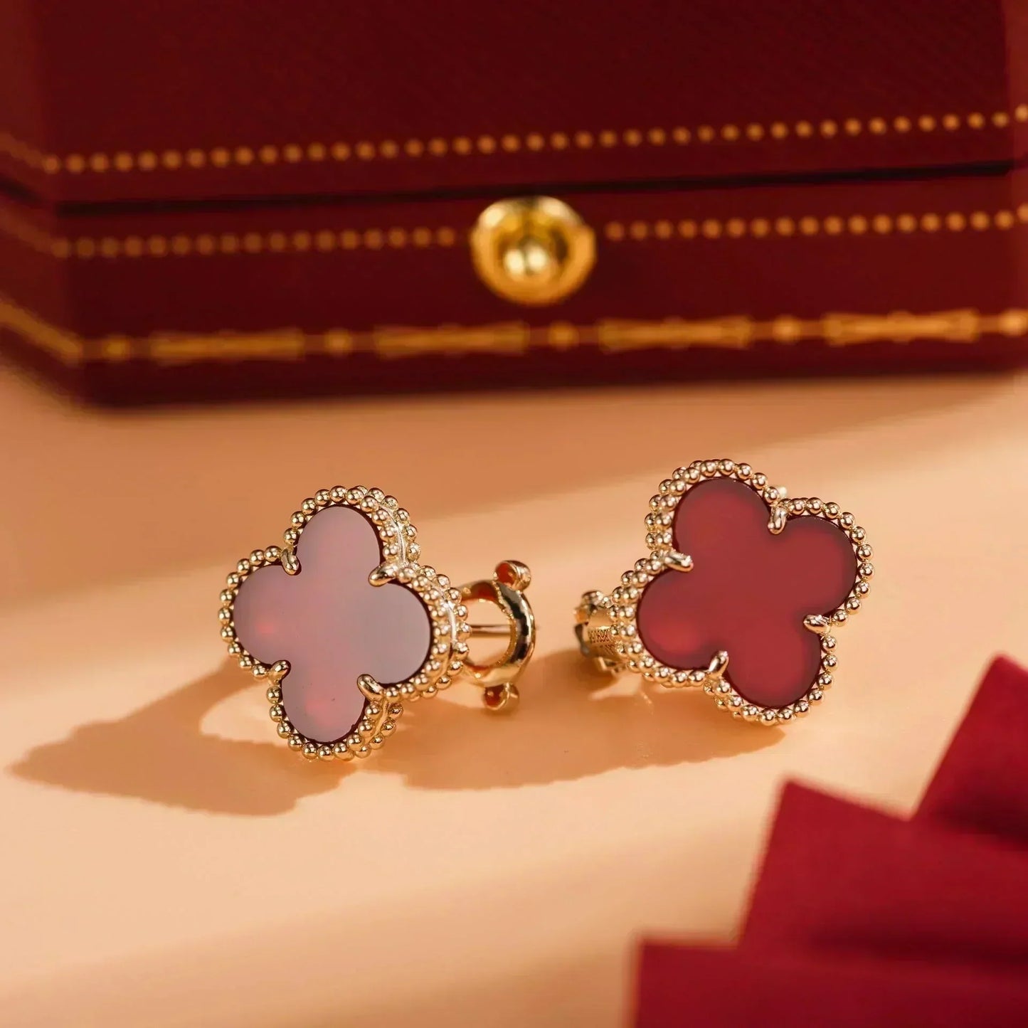 [vivabelle]CLOVER MEDIUM 1 MOTIFS CARNELIAN  EARRINGS