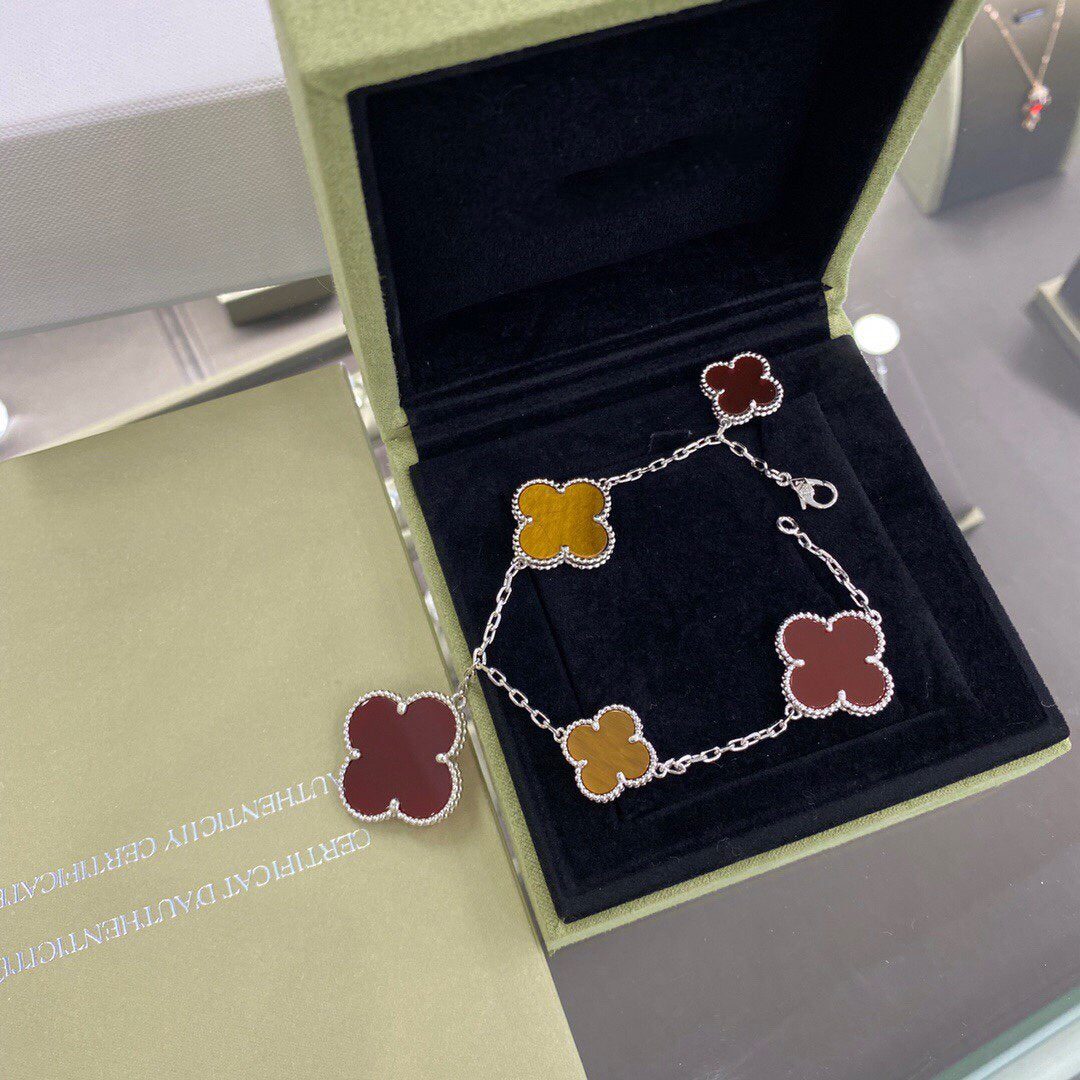 [vivabelle]CLOVER 5 MOTIFS SIVLER CARNELIAN TIGER EYE BRACELET