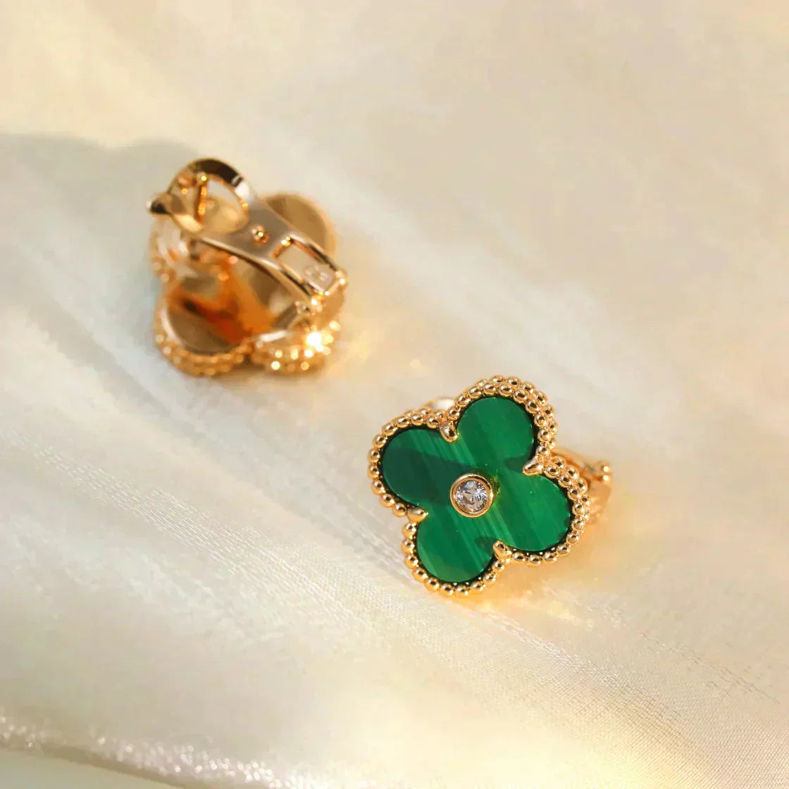 [vivabelle]CLOVER MEDIUM 1 MOTIFS MALACHITE DIAMOND EARRINGS