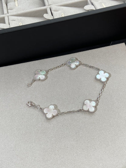 [vivabelle]CLOVER SILVER MOP 5 MOTIF BRACELET