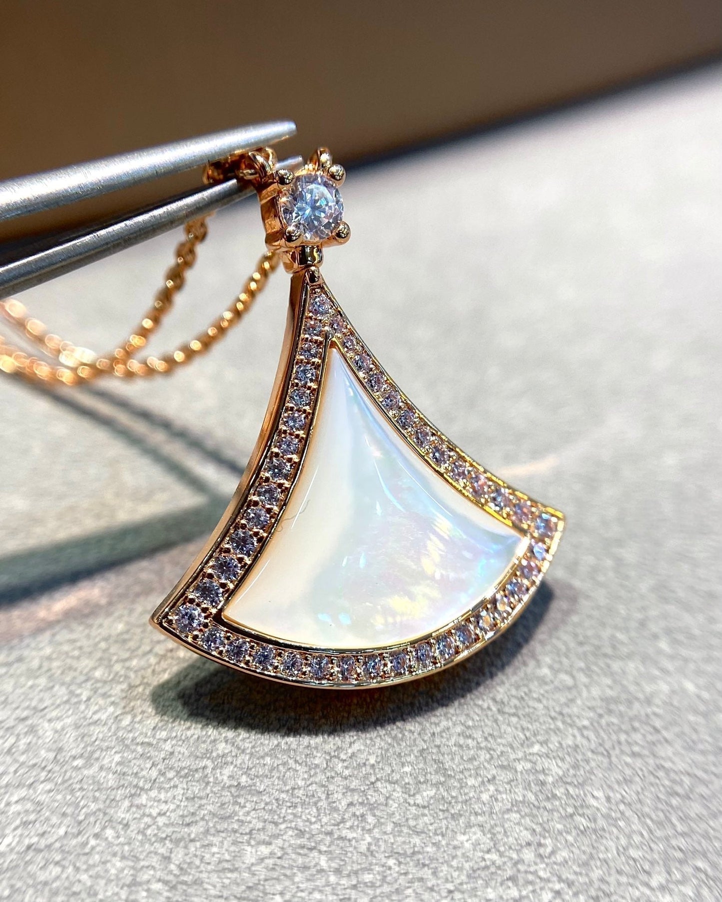 [vivabelle]DREAM MOP DIAMOND PAVED PINK GOLD NECKLACE