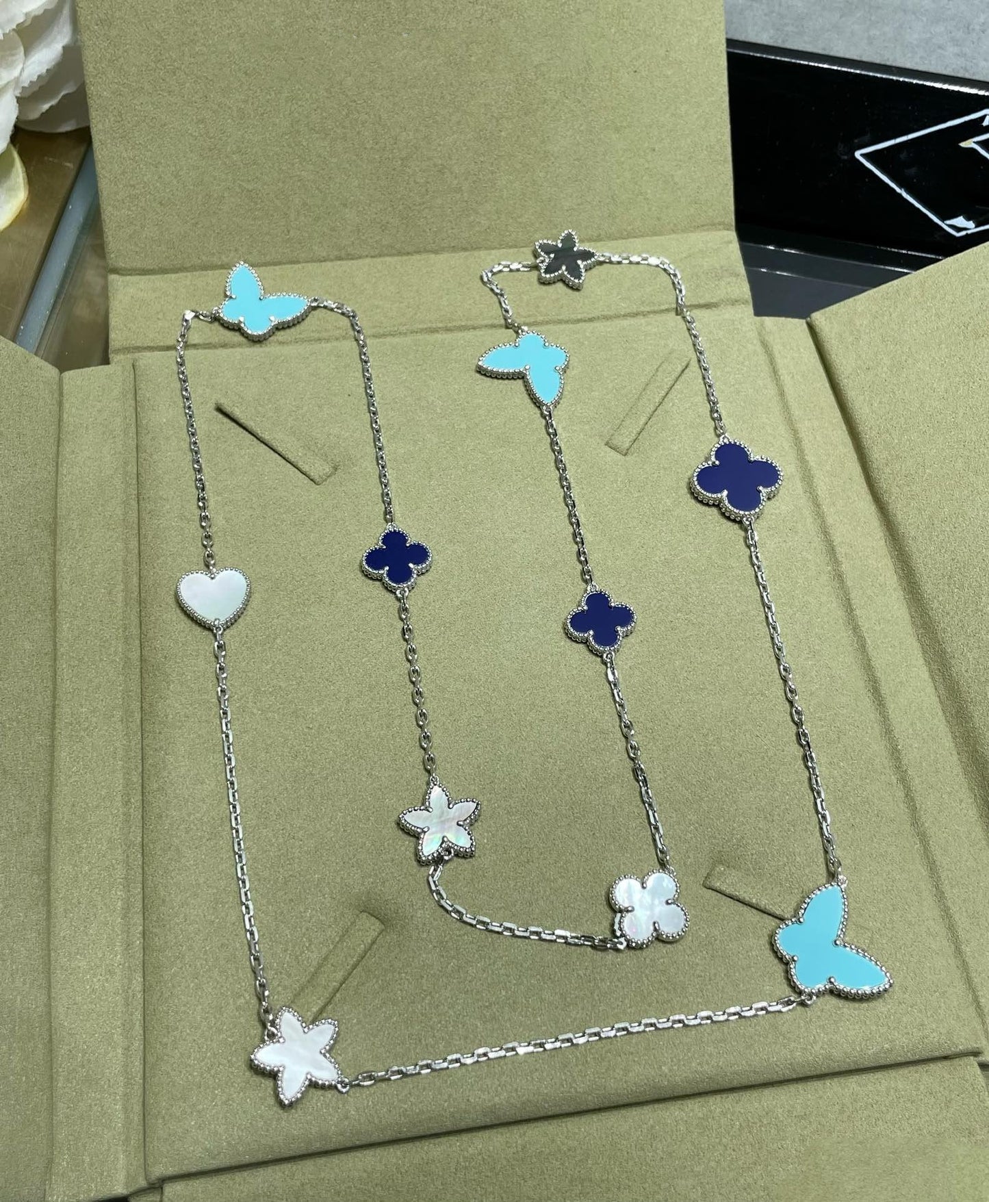 [vivabelle]LUCKY CLOVER SILVER 11 MOTIF NECKLACE