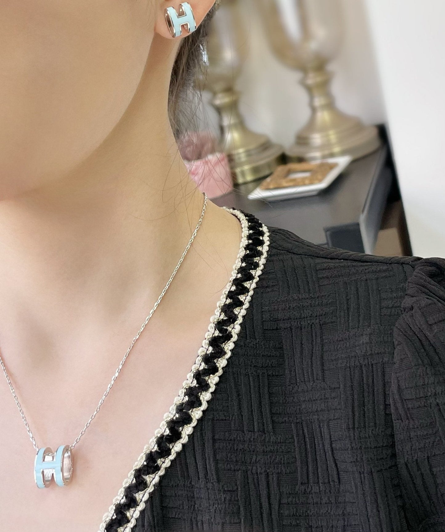 [vivabelle]POP H HIMMELBLAU OHRSTECKER