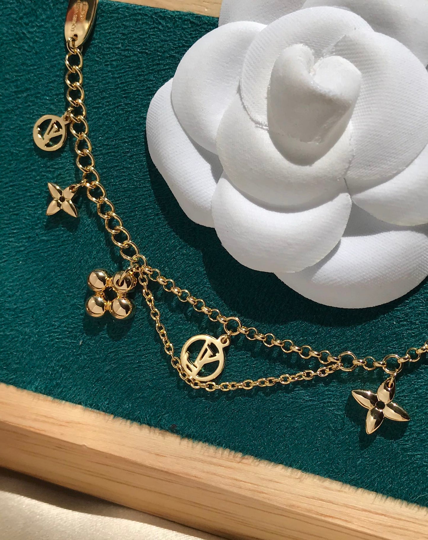 [vivabelle]BLOOMING PINK GOLD MOP BRACELET