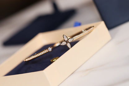 [vivabelle]IDYLLE GOLD OPEN BRACELET DIAMOND PAVED