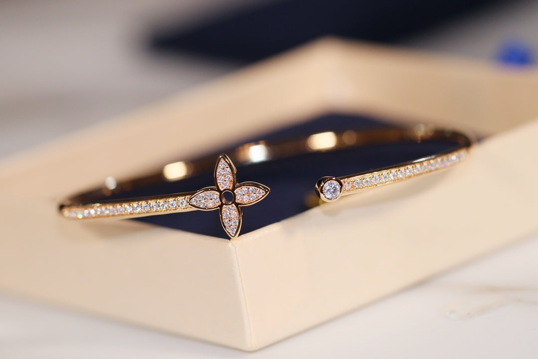 [vivabelle]IDYLLE GOLD OPEN BRACELET DIAMOND PAVED