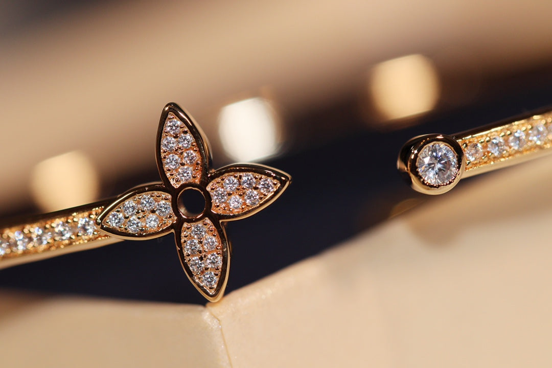 [vivabelle]IDYLLE GOLD OPEN BRACELET DIAMOND PAVED