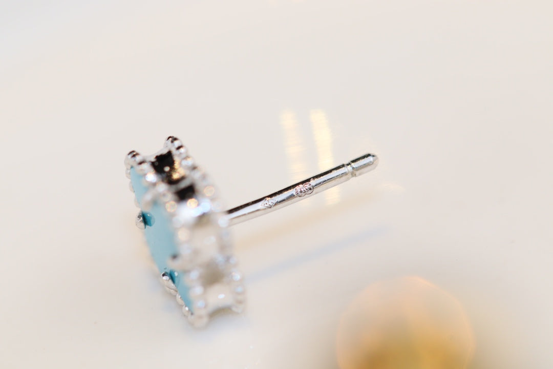 [vivabelle]CLOVER MINI TURQUOISE SILVER STUD EARRINGS