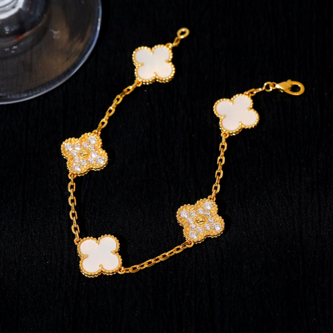 [vivabelle]CLOVER ARMBAND 5 MOTIV WEISSER MOP DIAMANT 
