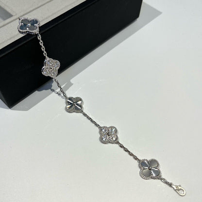 [vivabelle]Silberarmband mit Kleeblatt-Motiv und Diamanten