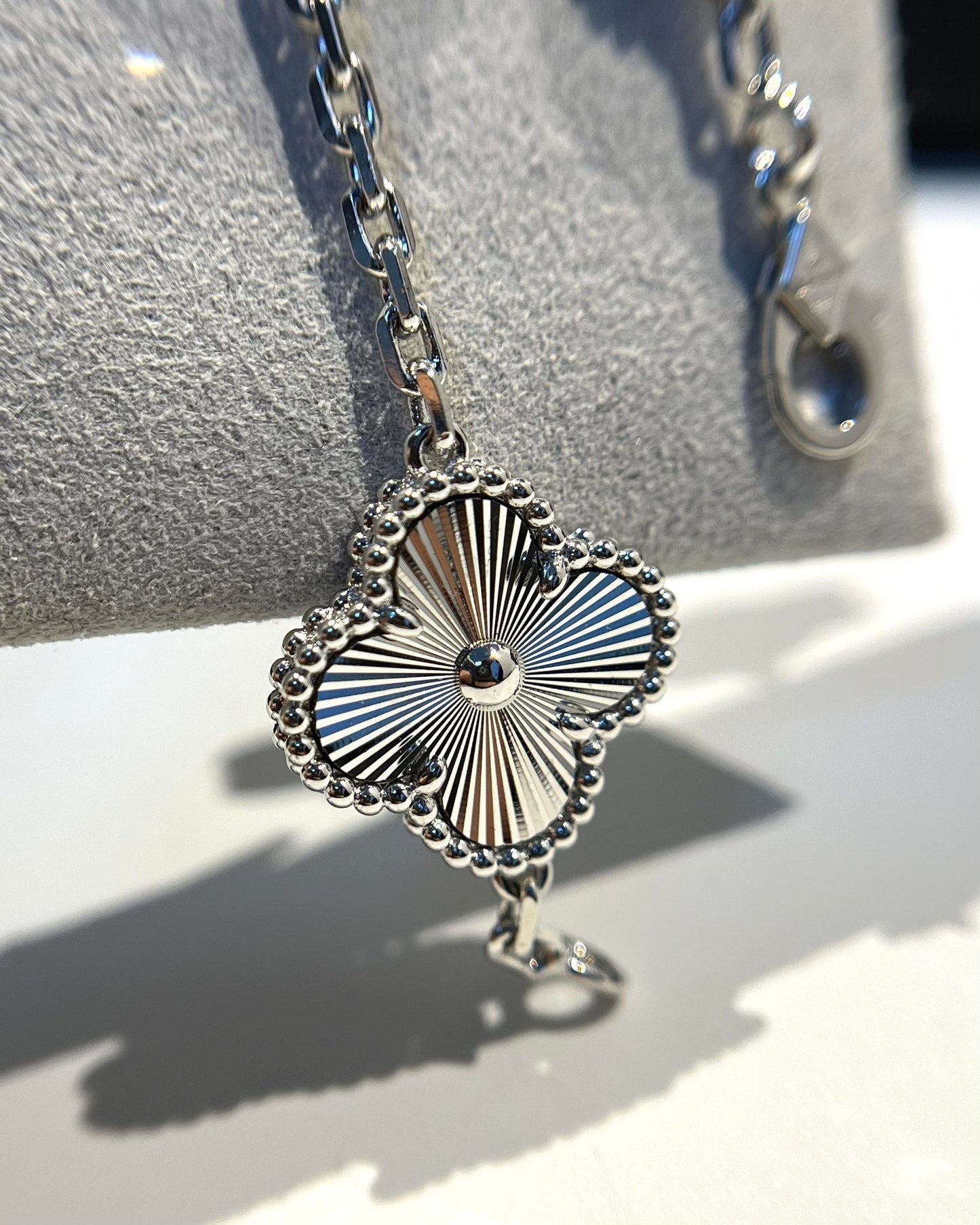 [vivabelle]Silberarmband mit Kleeblatt-Motiv und Diamanten