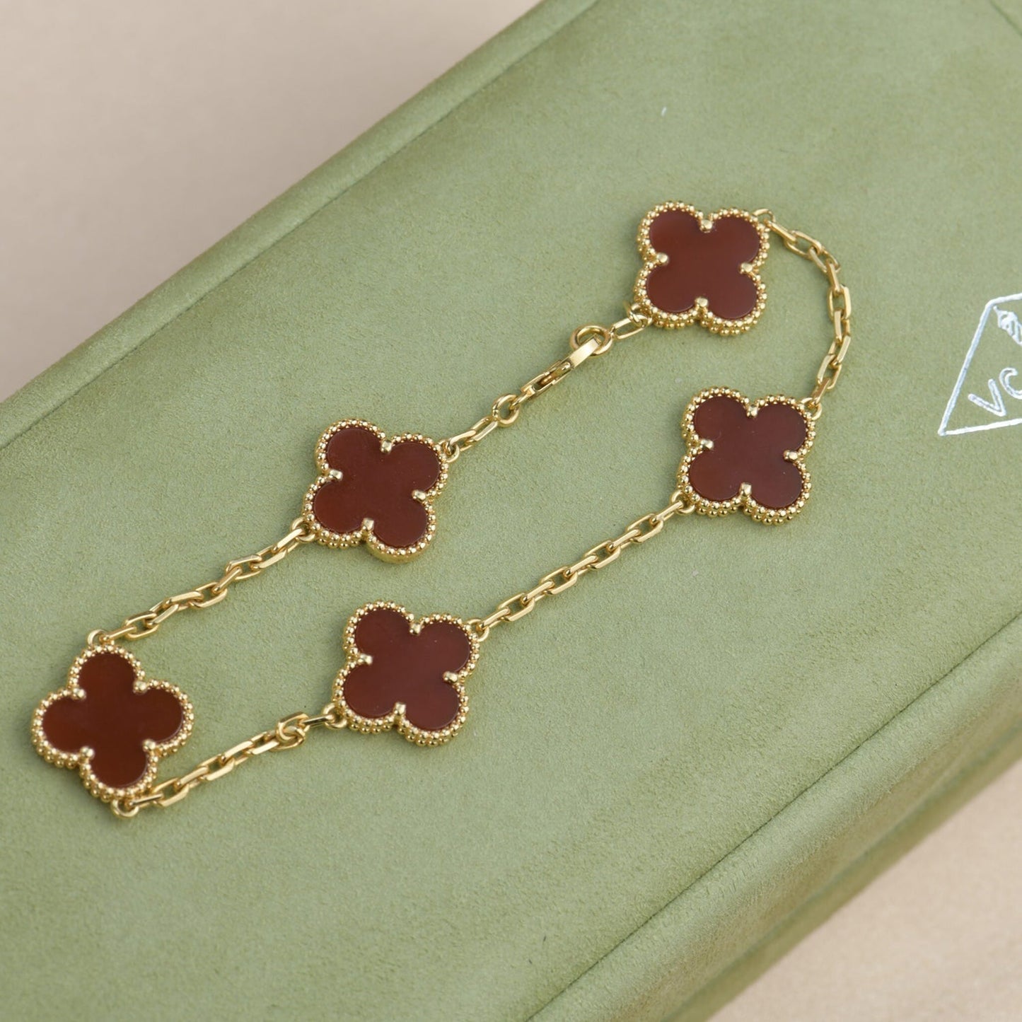 [vivabelle]CLOVER 5 MOTIFS RED AGATE  BRACELET