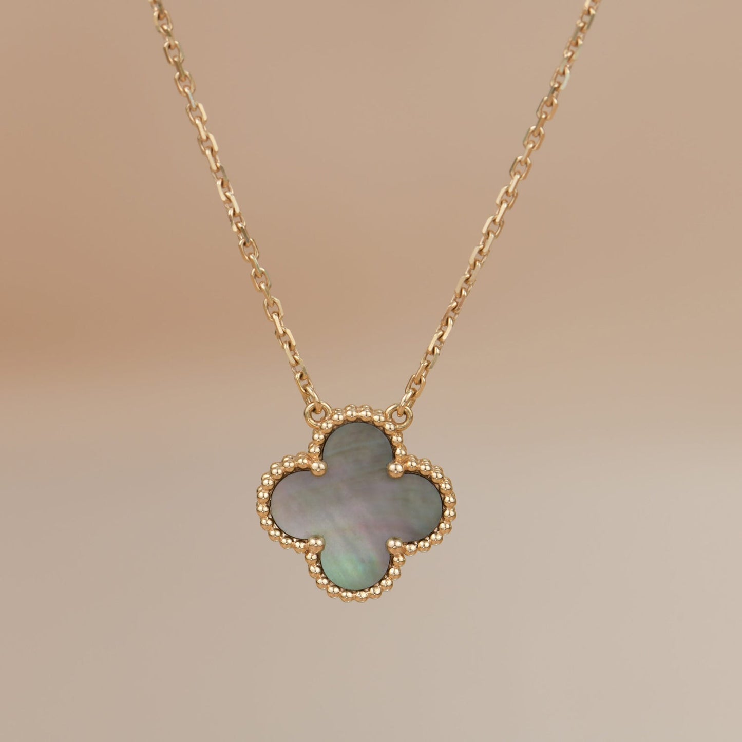 [vivabelle]CLOVER 15MM  GRAY MOTHER OF PEARL NECKLACE