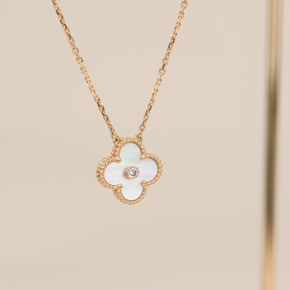 [vivabelle]CLOVER 15MM DIAMOND WHITE FRITILLARIA NECKLACE