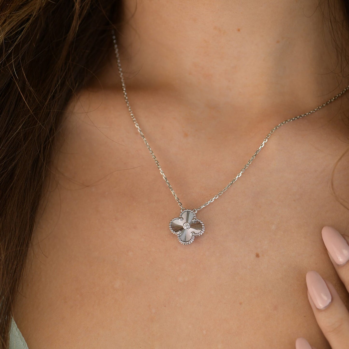 [vivabelle]CLOVER  15MM DIAMOND LASER NECKLACE SILVER