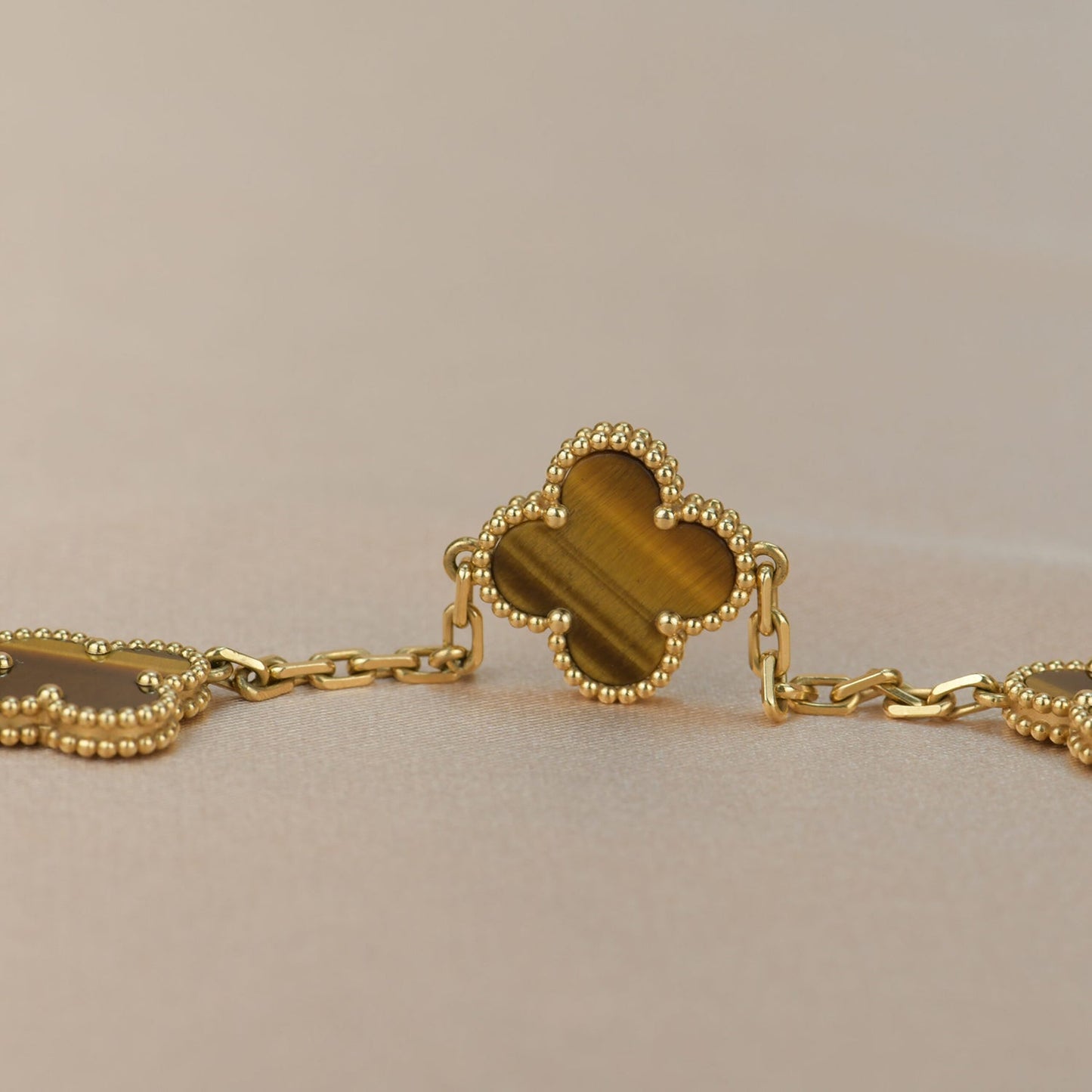 [vivabelle]CLOVER  5 MOTIFS TIGER EYE BRACELET