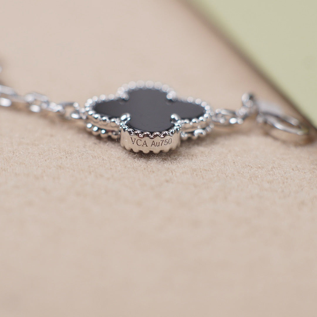 [vivabelle]CLOVER 5 MOTIF ONYXS  BRACELET SILVER