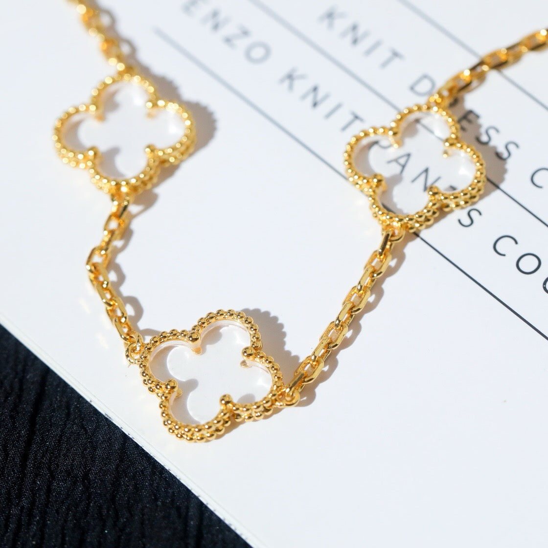 [vivabelle]CLOVER 5 MOTIF ROCK CRYSTAL PINK GOLD BRACELET