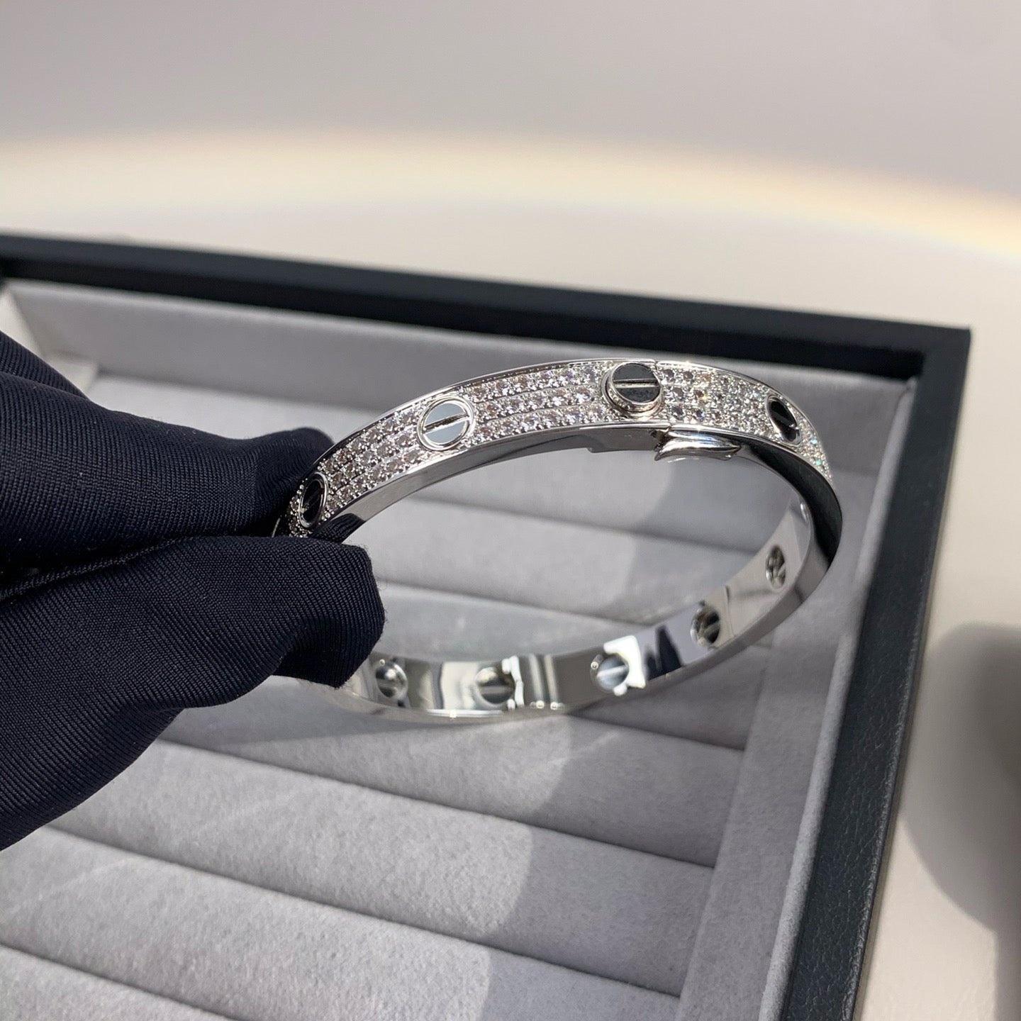 [vivabelle]LOVE BRACELET 6.1MM DIAMOND-PAVED CERAMIC