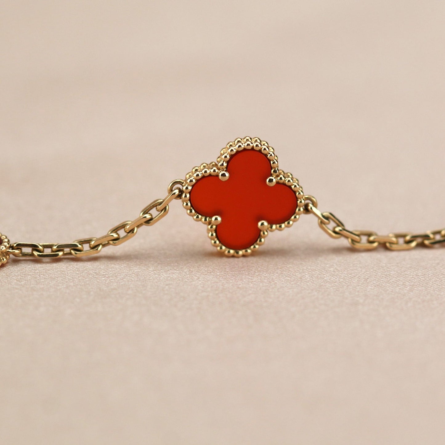 [vivabelle]CLOVER 5 MOTIFS RED AGATE  BRACELET