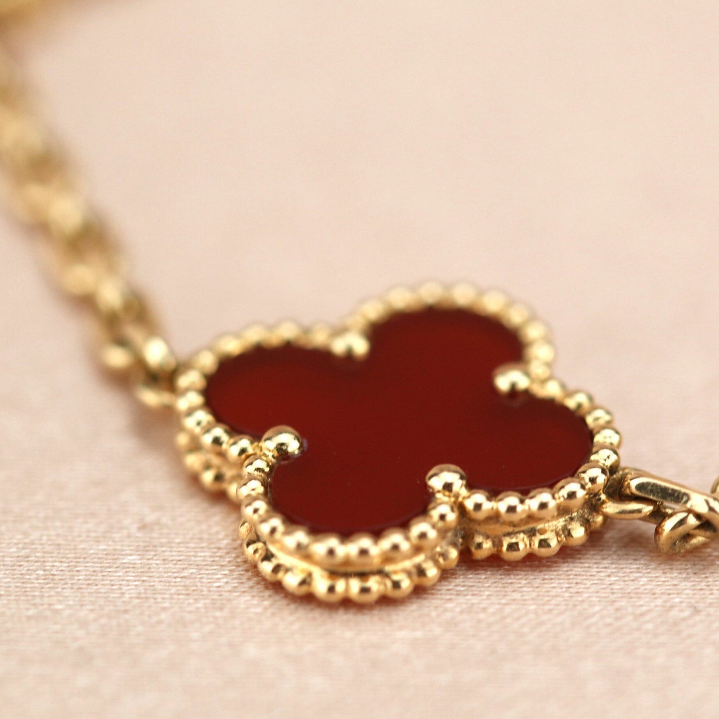[vivabelle]CLOVER 5 MOTIFS RED AGATE  BRACELET