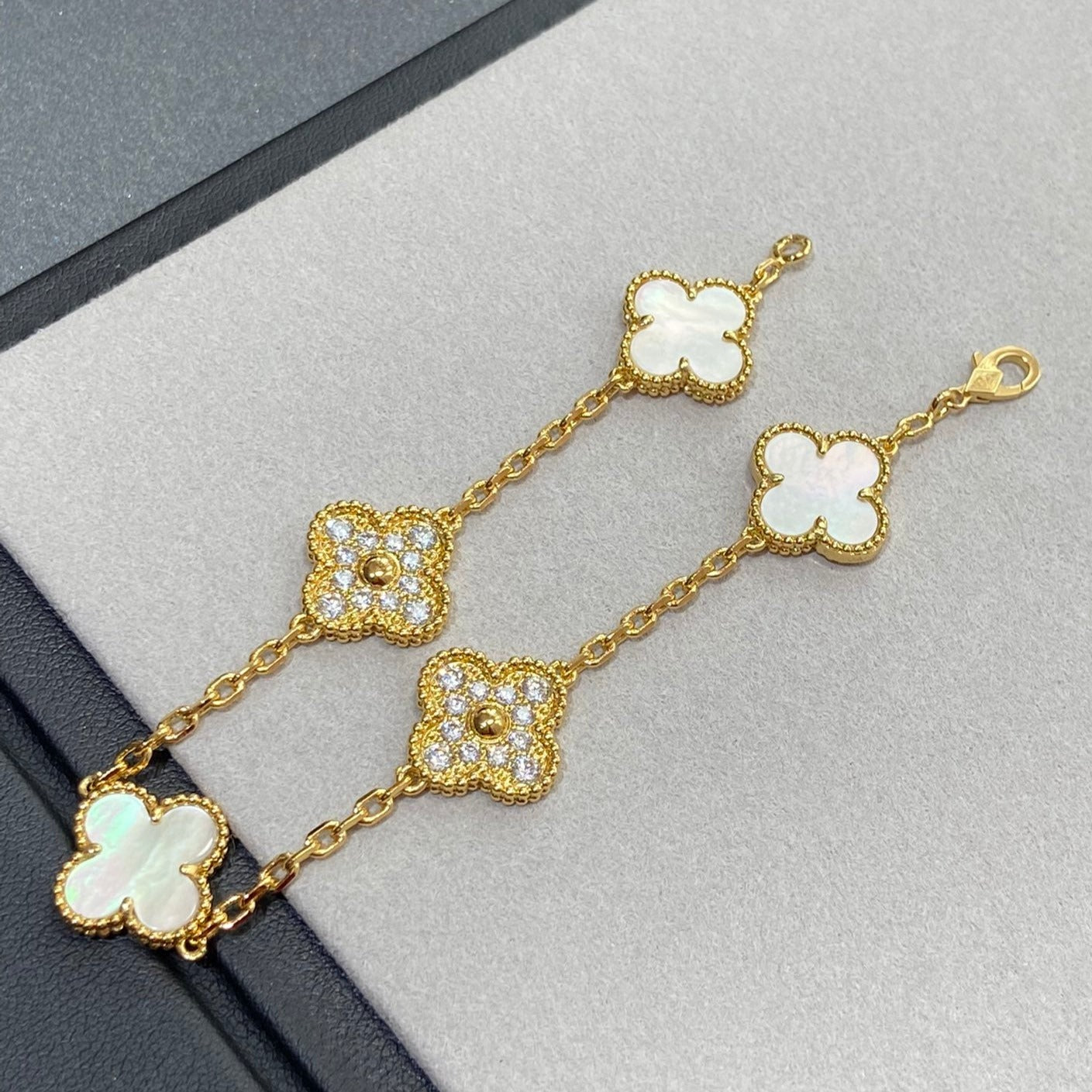 [vivabelle]CLOVER ARMBAND 5 MOTIV WEISSER MOP DIAMANT 