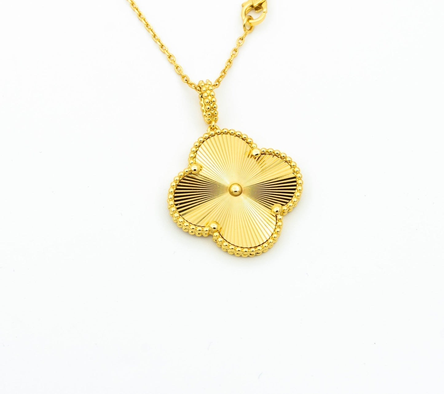 [vivabelle]CLOVER 25MM PEDANT NECKLACE GOLD