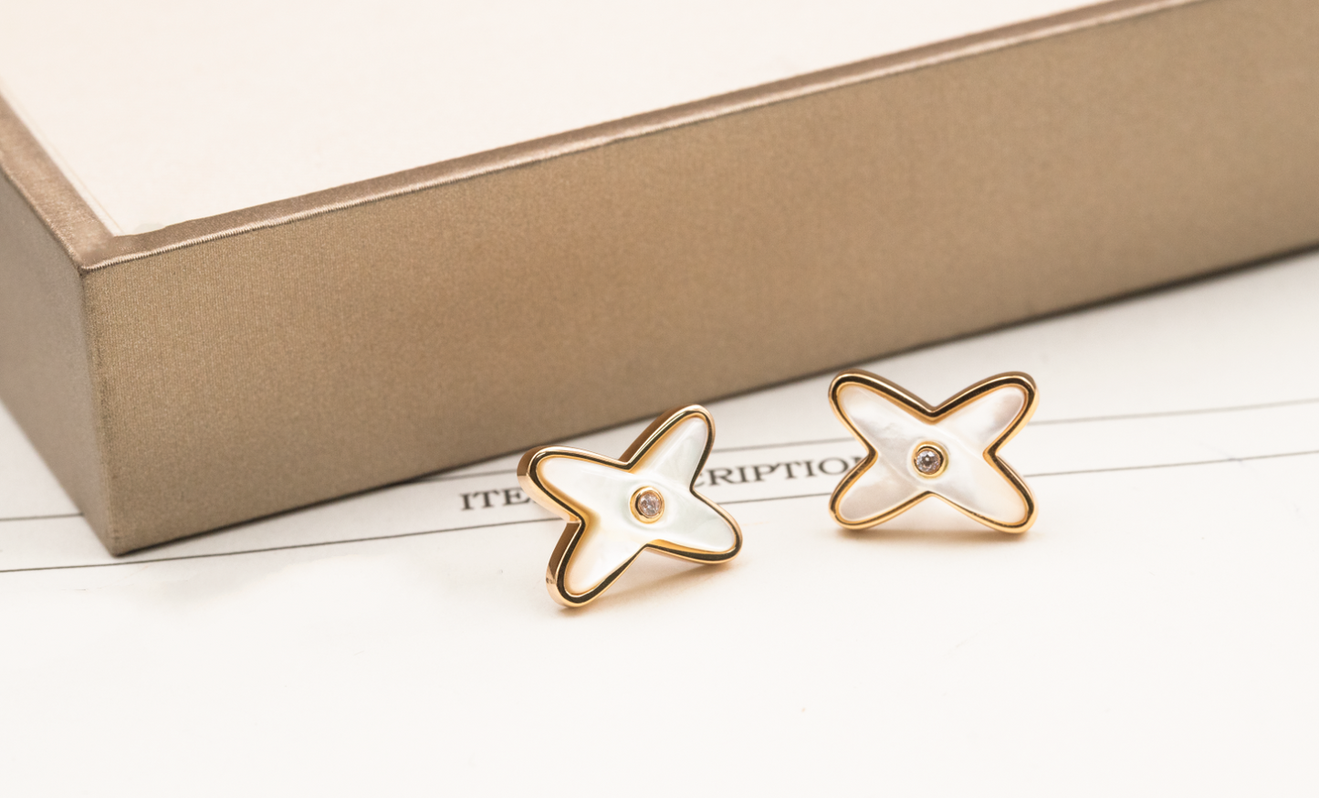 [vivabelle]JEUX DE WHITE MOP PINK GOLD DIAMANT OHRRINGE