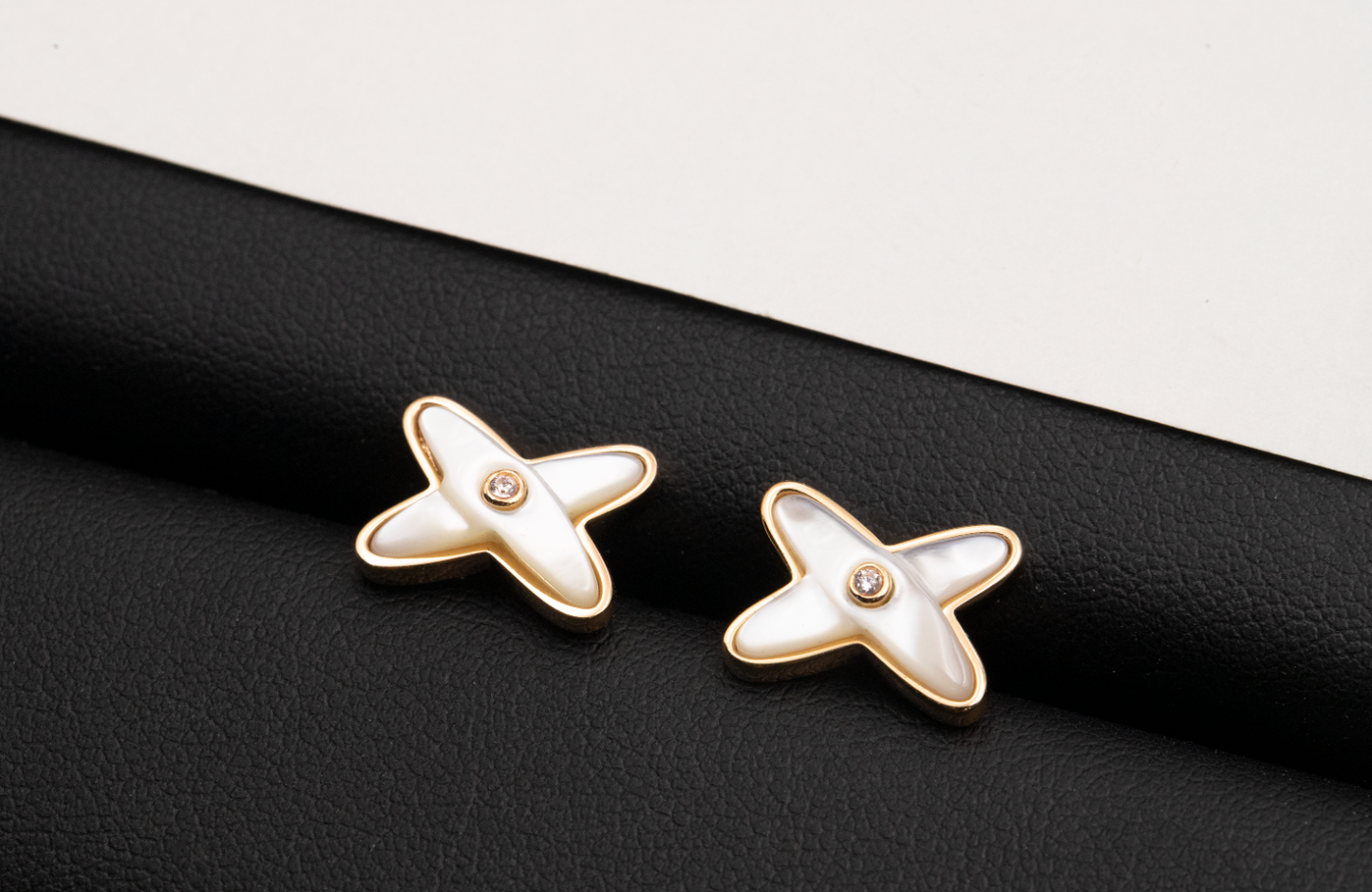 [vivabelle]JEUX DE WHITE MOP PINK GOLD DIAMANT OHRRINGE