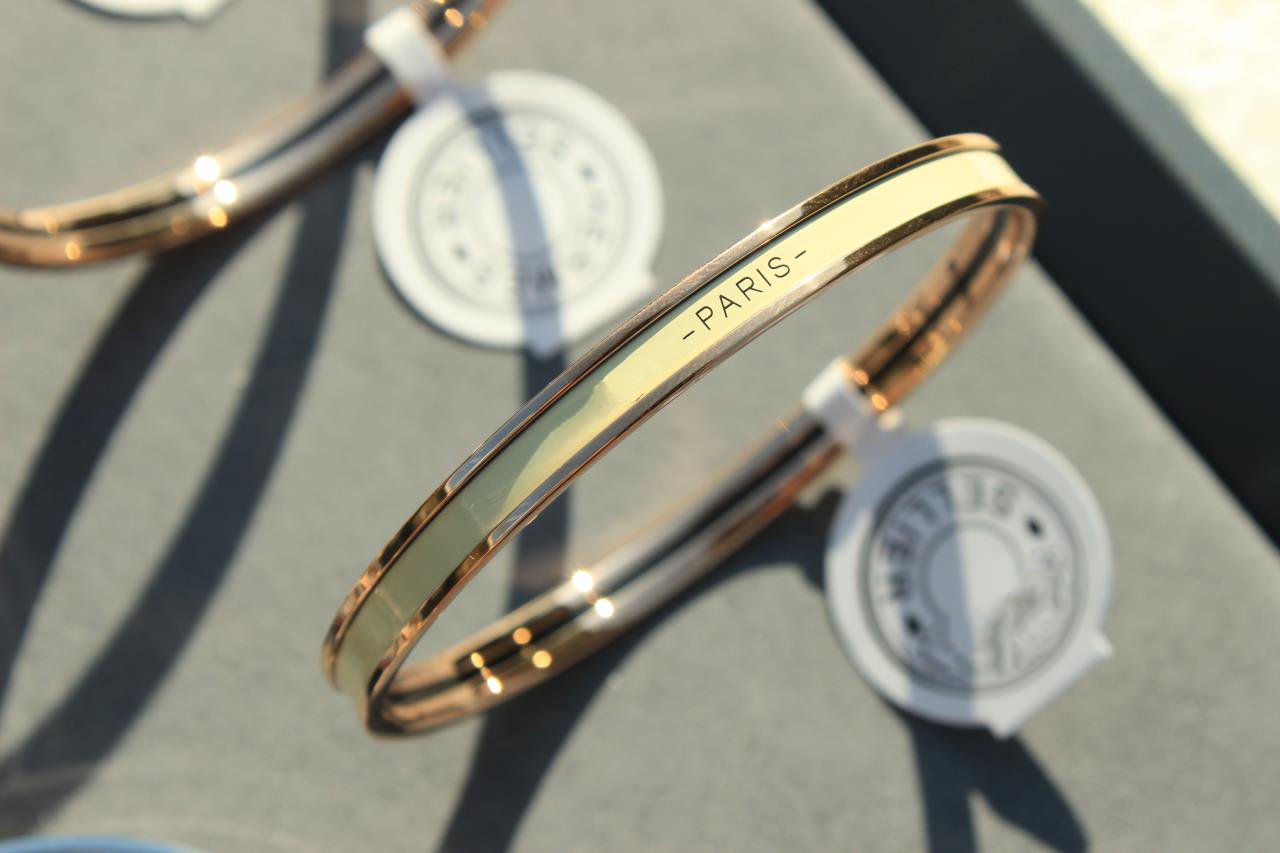 [vivabelle]HM UNI ARMREIFTASCHE